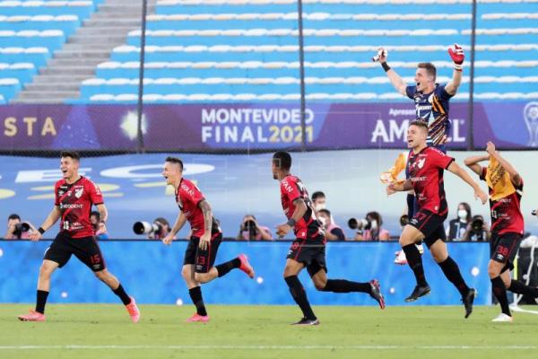 Athletico Paranaense le da a Brasil su quinto título en la Sudamericana