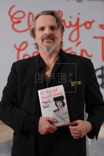 Miguel Bosé: "Con mi libro podéis hacer lo que os dé la gana, es vuestro"