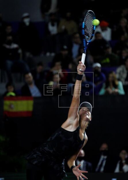 Muguruza vence a Kontaveit y gana el torneo de maestras