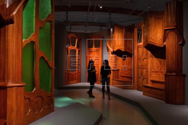  EXPOSICIÓN GAUDÍ – Exposición en Barcelona refuta la idea de Gaudí como genio aislado