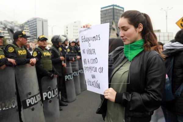  VIOLENCIA MACHISTA PERÚ – El Gobierno de Perú lanza una campaña para frenar la violencia de género
