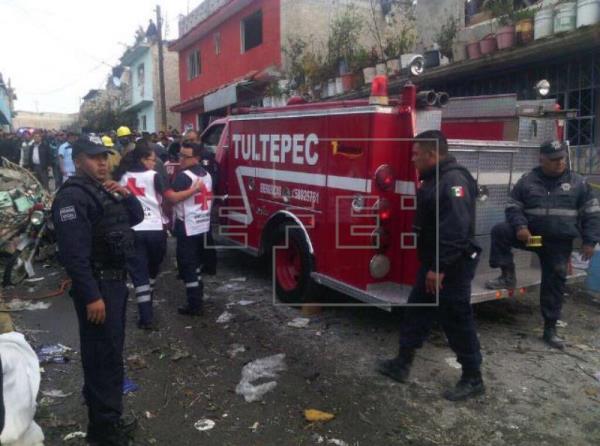  MÉXICO EXPLOSIÓN – Dos muertos y 4 heridos en explosión por pirotecnia en el centro de México
