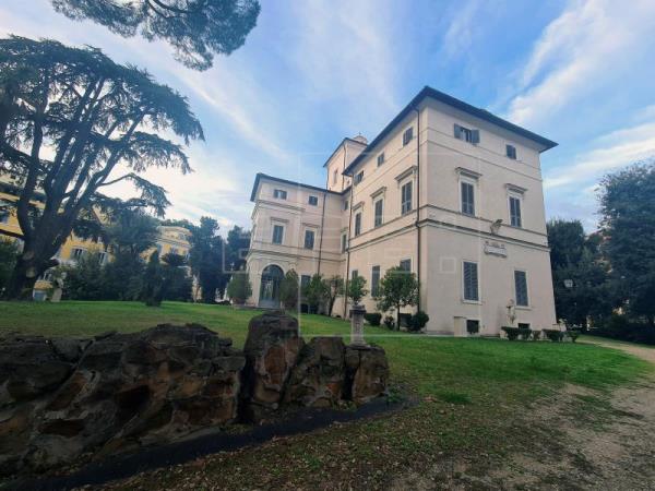 El palacio romano subastado que custodia el único mural de Caravaggio