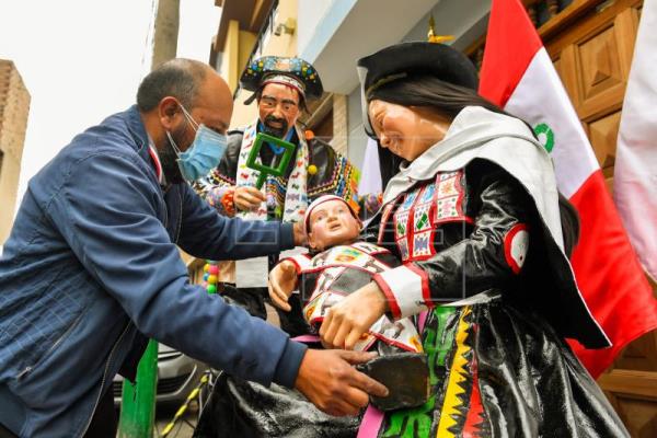 La Plaza de San Pedro lucirá un colorido pesebre de los Andes peruanos