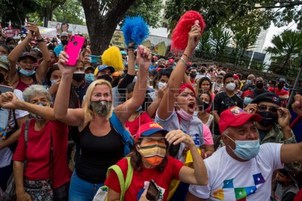 Chavismo y oposición echan el cierre a la campaña apurando el llamado al voto