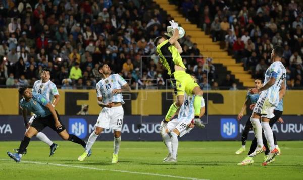 0-1. Argentina se aproxima a Catar y Uruguay sigue perdiendo terreno