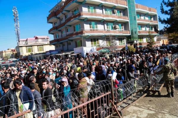 Los talibanes reanudarán la entrega de pasaportes en las provincias afganas
