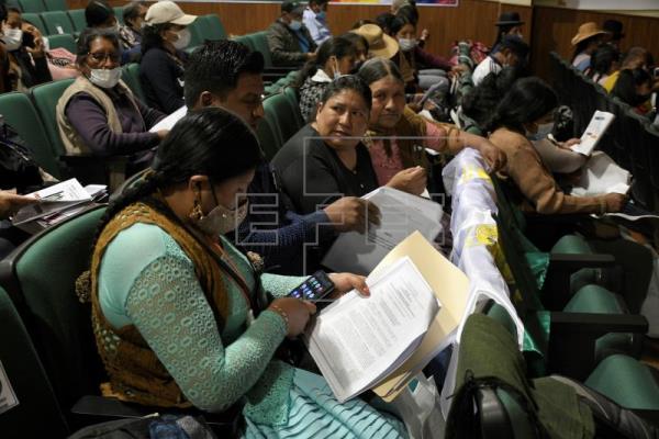 El Gobierno boliviano conversa con comerciantes afines sobre polémica ley
