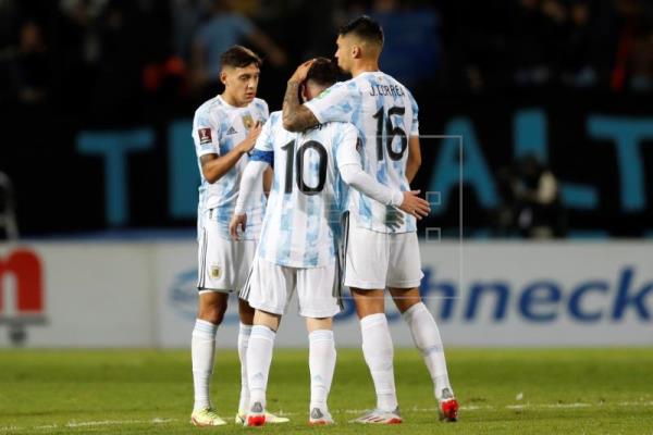 0-1. Argentina se aproxima a Catar y Uruguay sigue perdiendo terreno