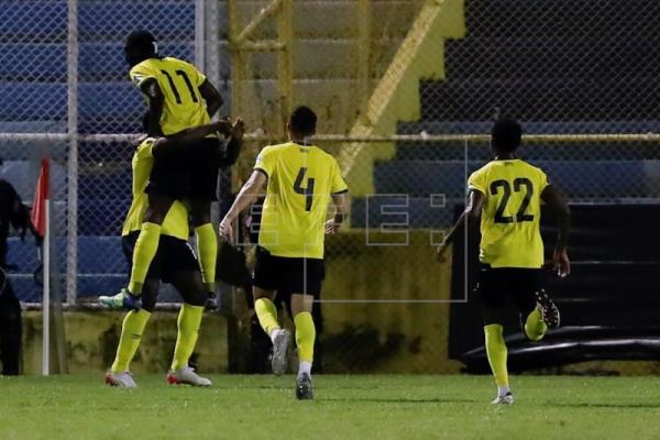 1-1. El Salvador iguala en la agonía ante una rocosa Jamaica