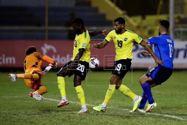 1-1. El Salvador iguala en la agonía ante una rocosa Jamaica