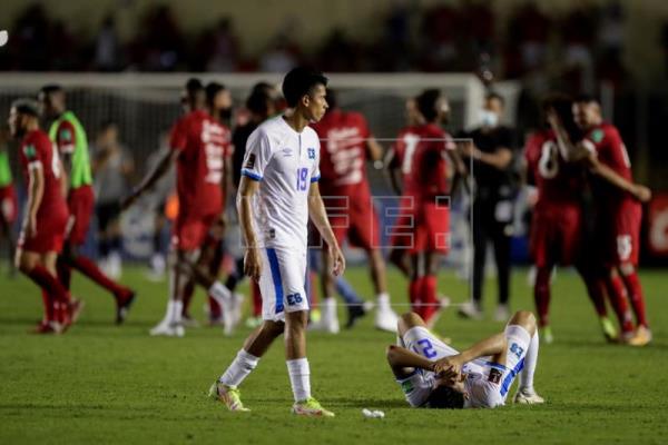 2-1. Panamá se mantiene en zona de repesca pero más cerca de la plaza directa