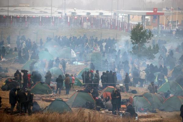 Nueve policías polacos heridos y 161 intentos de cruzar la frontera bielorrusa