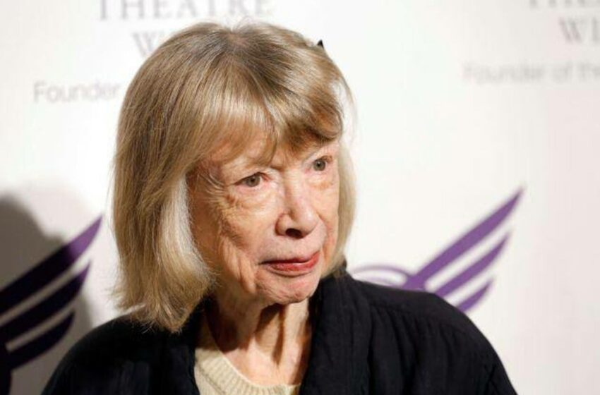  Muere a los 87 años la escritora y periodistas estadounidense Joan Didion