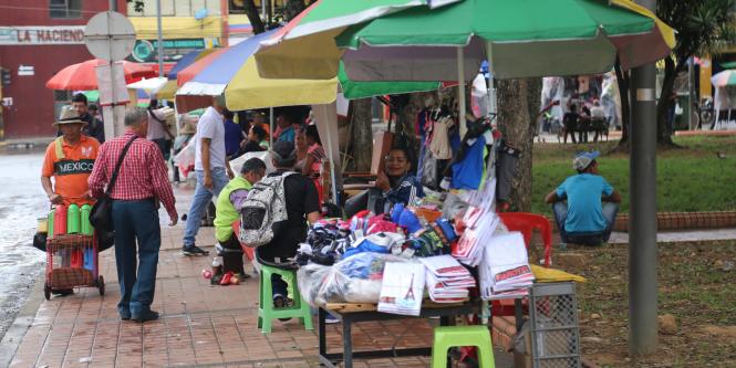  Aumentan los vendedores informales el centro de Villavicencio