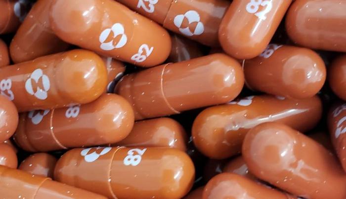  EE.UU. autoriza el uso de emergencia de la pastilla anticovid de MSD