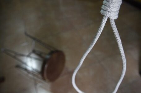 Hallan sin vida y colgado a una cuerda a un hombre en la vereda la Poyata