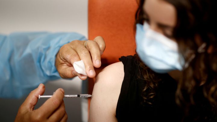  El gobierno solicita a los padres de familia vacunar a sus hijos y evitar el coronavirus