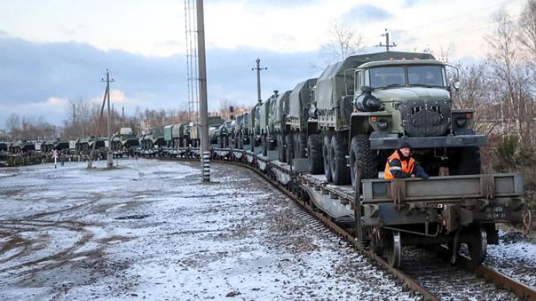  Rusia mantiene la presión militar en la frontera con Ucrania