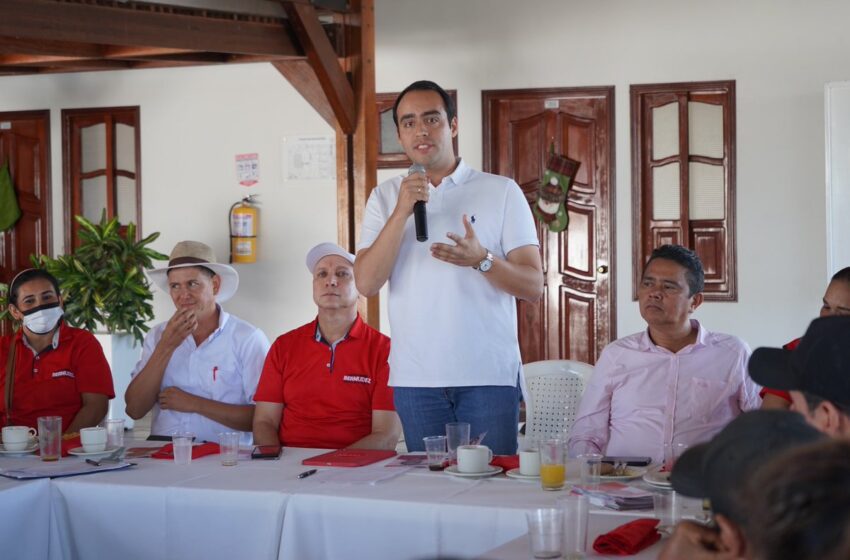 Liberales ofrecen vigoroso respaldo a Alejandro Vega, candidato al Senado