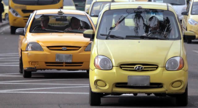  Controversia por el aumento de doscientos pesos en la tarifa por servicio de taxi