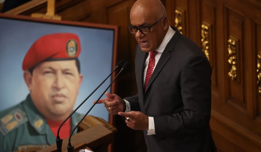  El chavismo marca líneas rojas para el diálogo en su regreso al Parlamento