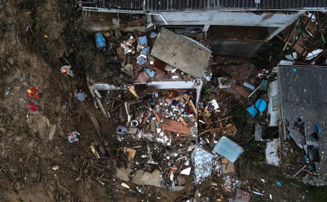  Petrópolis suma 152 muertes por lluvias y continúa la búsqueda de desaparecidos