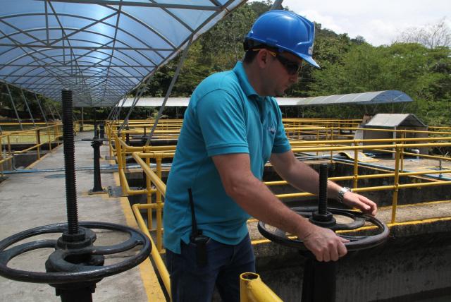  Vecinos de San Agustín dejan el pozo y compran agua a la EAAV