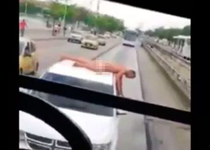  Hombre desnudo recorrió calles para recuperar su camioneta robada por mujer de la vida alegre