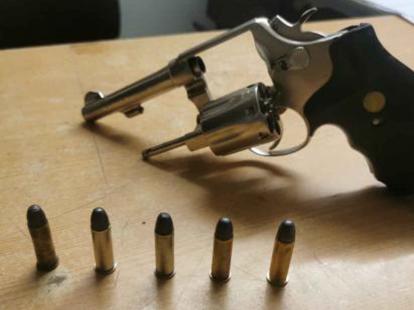  Armados con revólver fueron sorprendidos una mujer y un adolescente en Restrepo