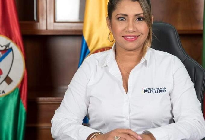  No dio resultado gobernador militar en Arauca. Designaron a Indira Barrios como mandataria