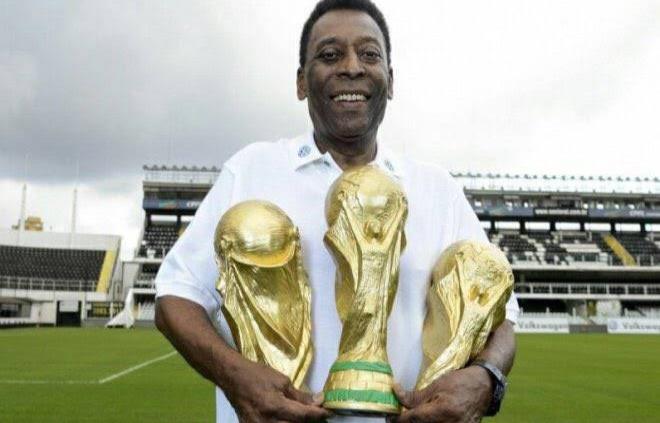  El Santos reivindica la grandeza de Pelé tras las mofas de Jamie Carragher