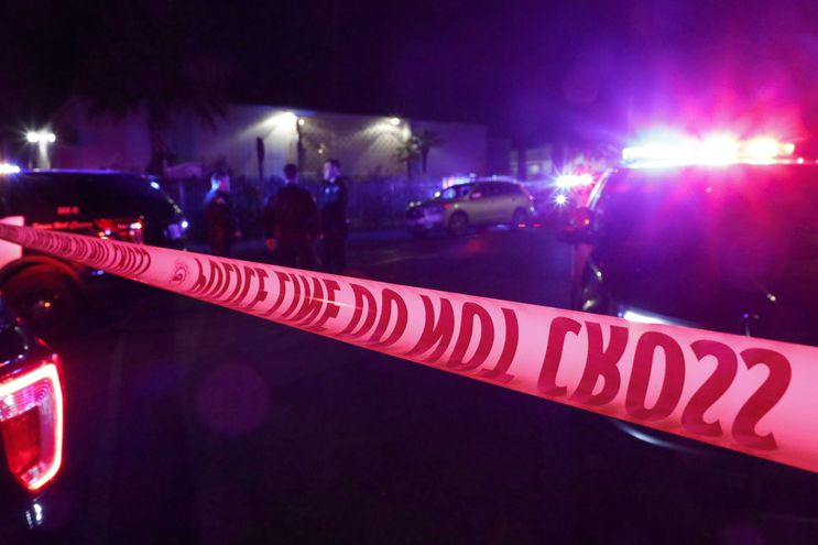  Cinco muertos en un tiroteo en una iglesia de Sacramento (California).