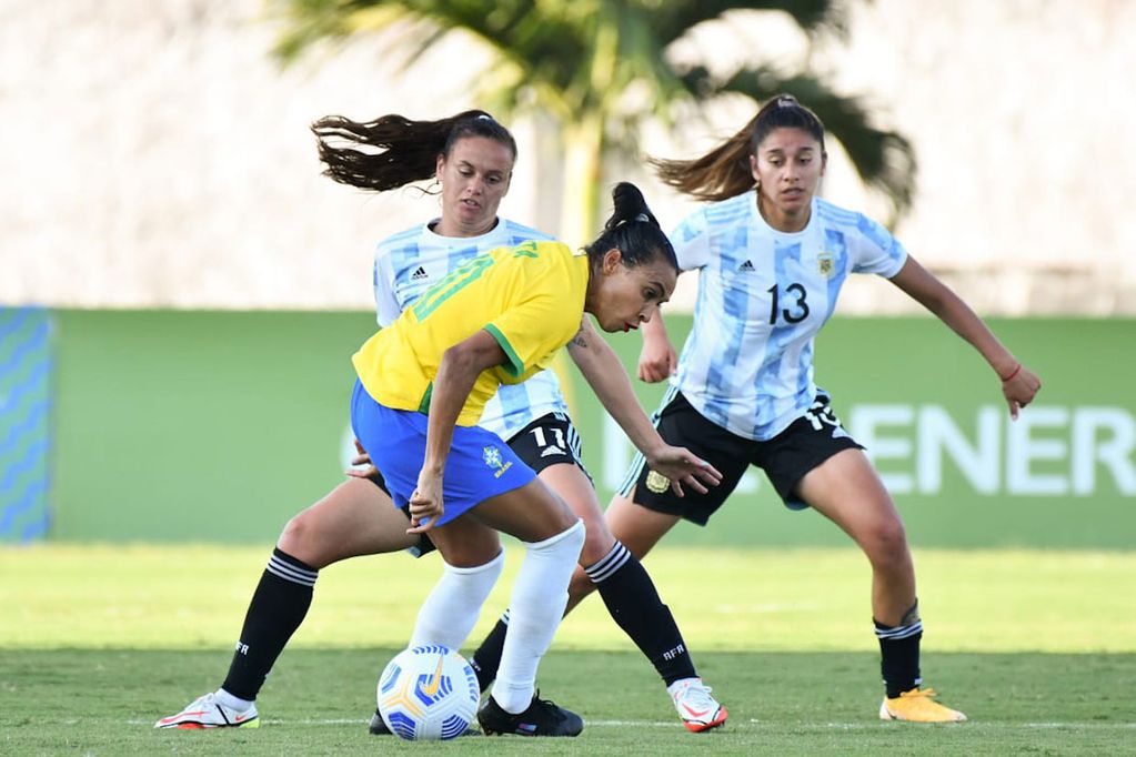  Brasil vence a Argentina y Paraguay golea en sub’17 femenino. Hoy juega Colombia