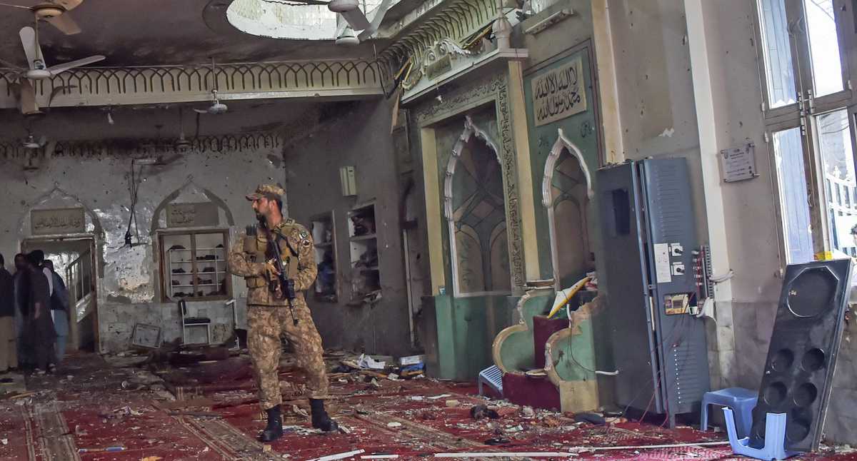  Al menos 30 muertos y 50 heridos por explosión en mezquita chií en Pakistán.