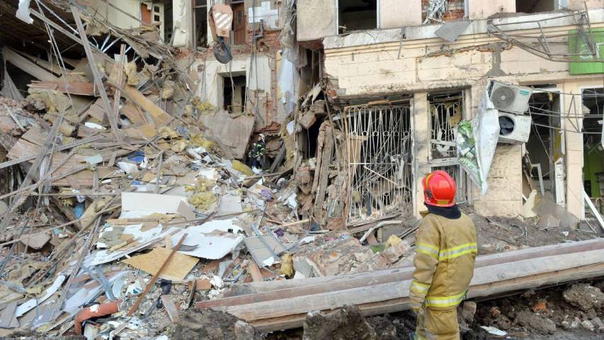  Casi mil edificios destruidos por los bombardeos rusos en Jarkov