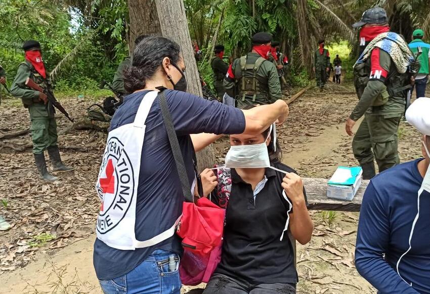  Liberan a cinco personas secuestradas por el ELN en noreste de Colombia