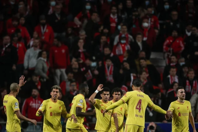  Liverpool doblegó al Benfica y se acerca a las semifinales de Champions