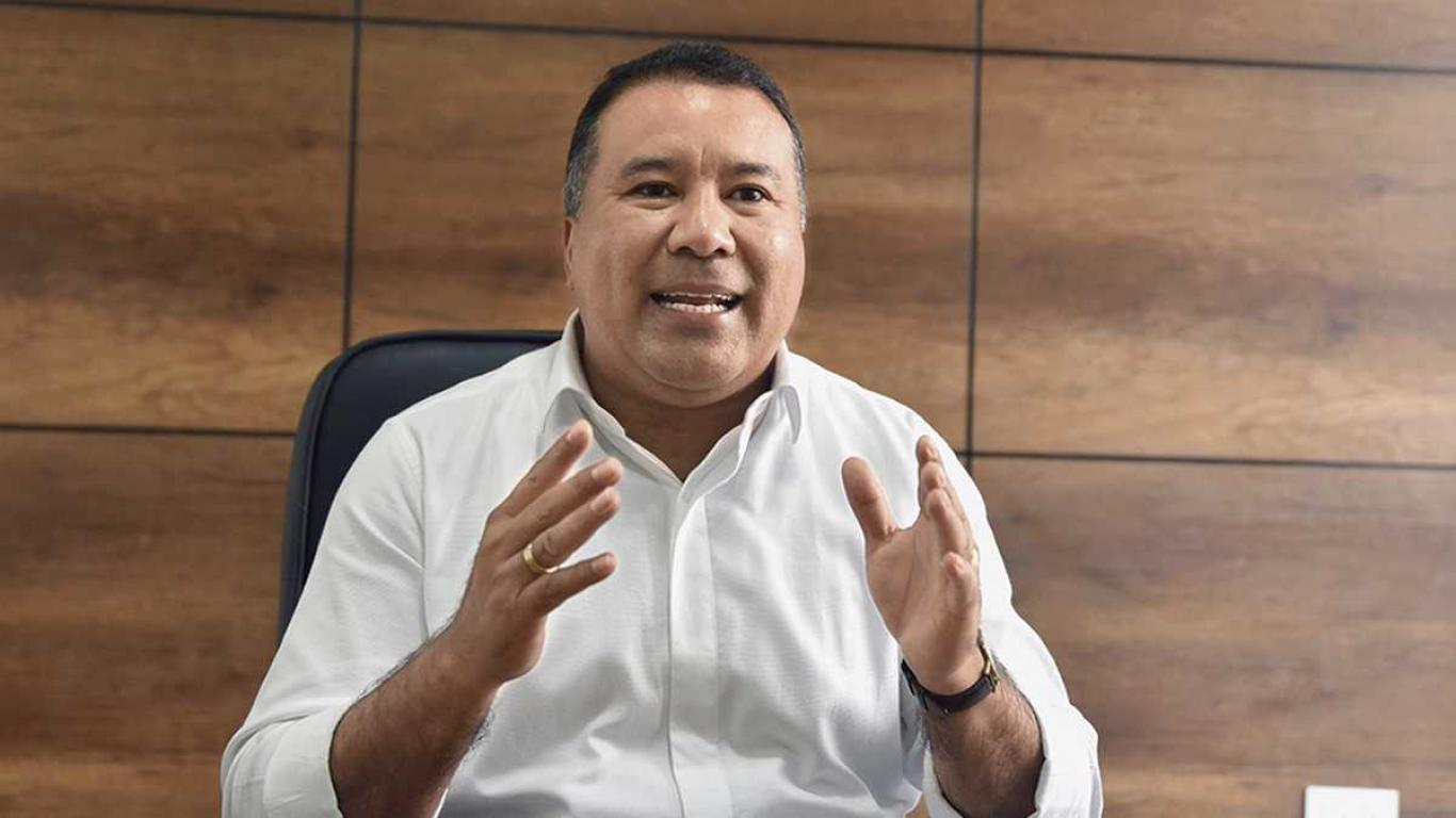  Por cuarta vez le imputan cargos por corrupción al gobernador Facundo Castillo
