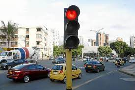  Por interrupción en el servicio eléctrico red semafórica presenta inconvenientes en la ciudad