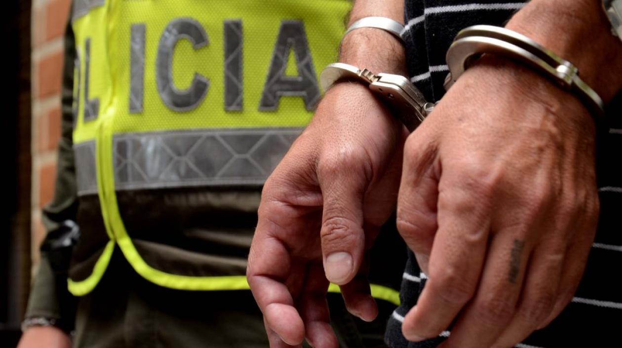 Juez envió a la cárcel a hombre que conducía camioneta robada y que fue capturado en el peaje Naranjal de la vía a Bogotá
