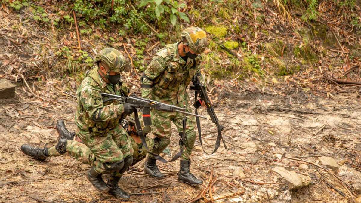  En lo profundo de la selva se están metiendo los bandidos ante el asedio del ejército y la policía