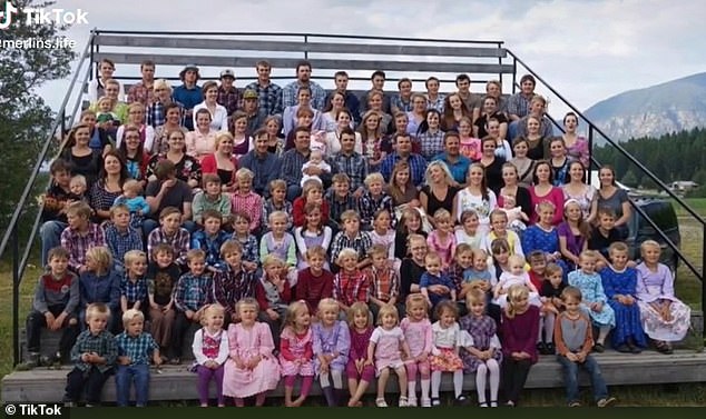  Un hombre, 27 esposas, 150 hijos: la familia polígama más grande del mundo