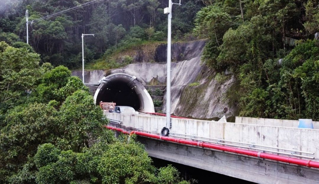  En la vía a Bogotá modifican el tráfico entre el túnel 5 hasta la intersección del puente La Pala
