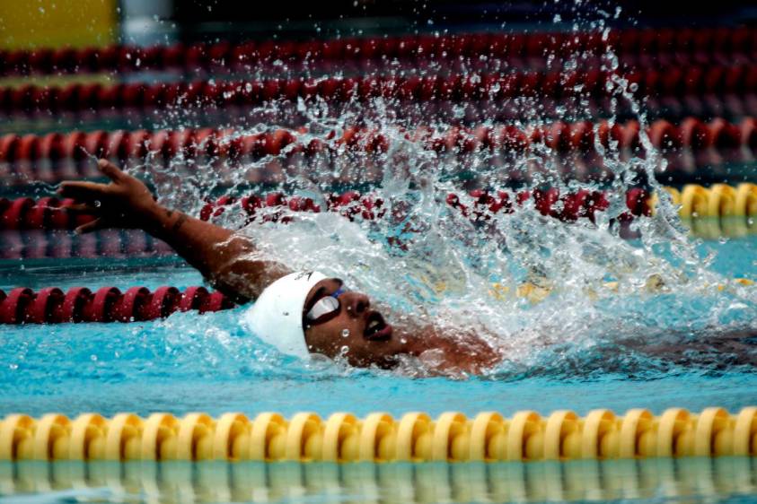  El santandereano Carlos Serrano sigue sumando medallas de oro en el Mundial de para natación