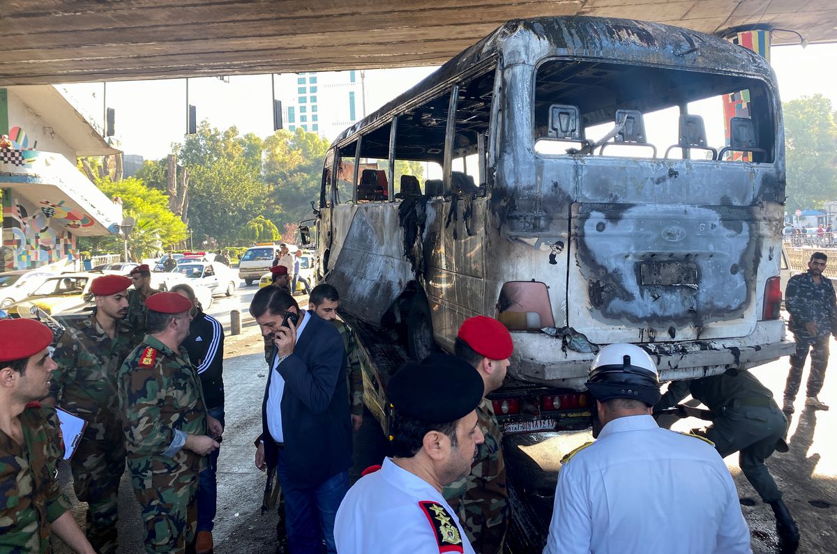  Ataque contra autobús deja 13 soldados muertos en norte de Siria