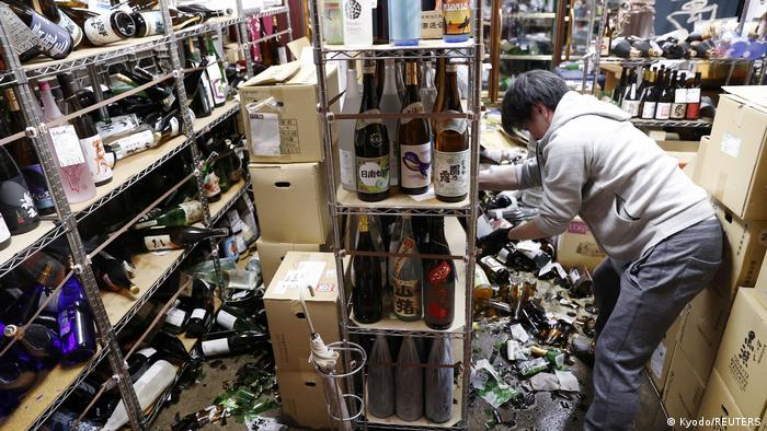  Serie de sismos sacude centro de Japón, región se prepara para más