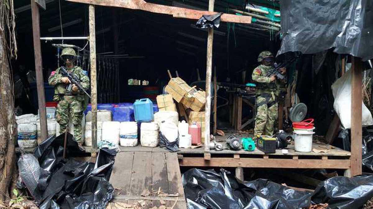  Militares y Policías destruyen laboratorio de cocaína en las goteras de la ciudad