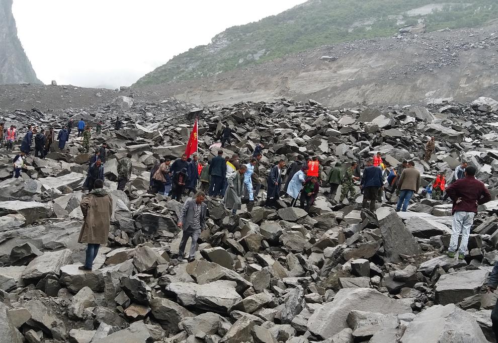  Torrentes de montaña dejan 6 muertos y 12 desaparecidos en Sichuan, suroeste de China