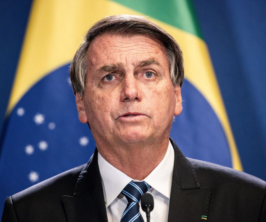  Bolsonaro defiende a Rusia contra sanciones para garantizar fertilizantes al agro brasileño